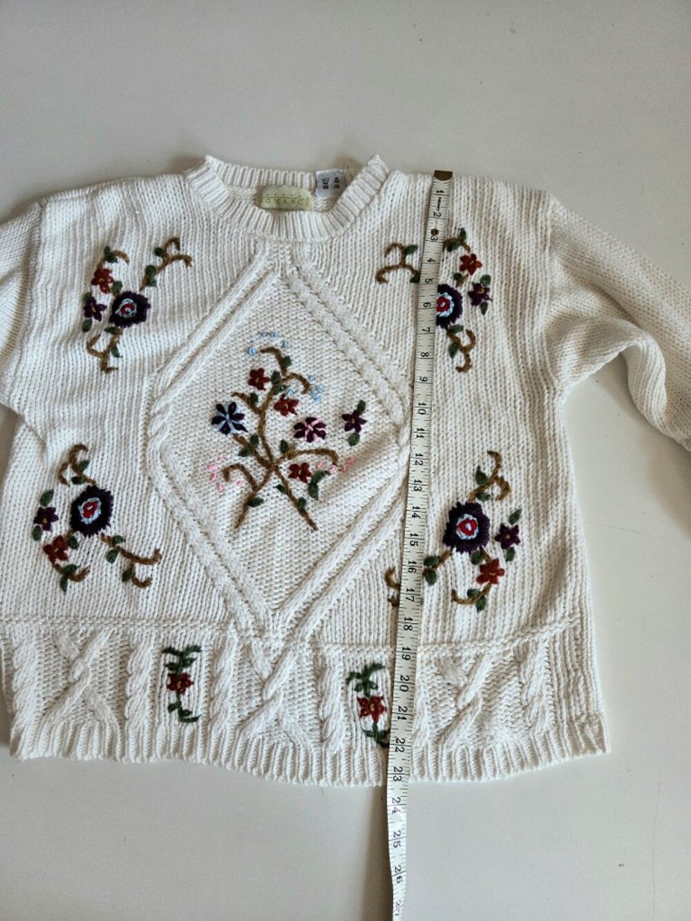 Vintage Country Romance WhiteKnitted Sweater with Floral Embroidery - Picture 4 of 9